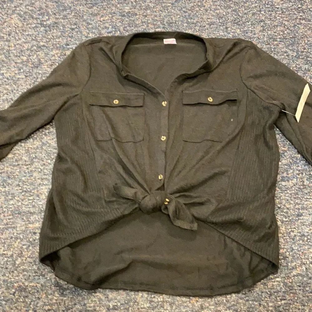 No Boundaries Tye up top sz. XXL NWT